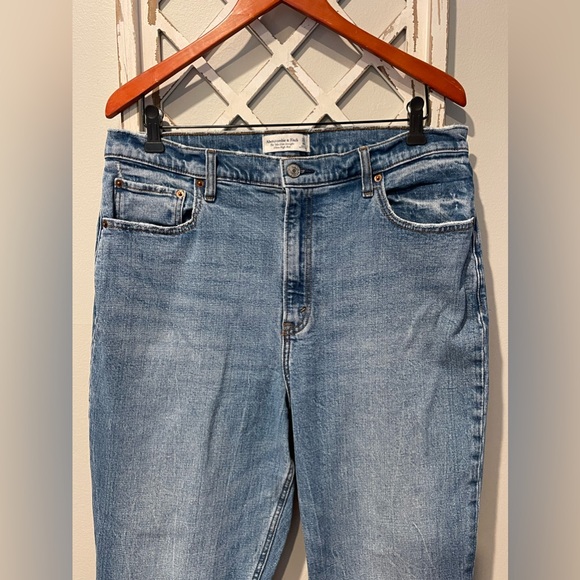 Abercrombie & Fitch 90’s Curve Love Slim Straight Ultra High Rise Size 33/16L - Picture 7 of 14